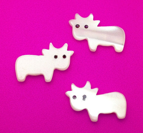 Freshwater Mother of Pearl Carved Cows  COW0001N